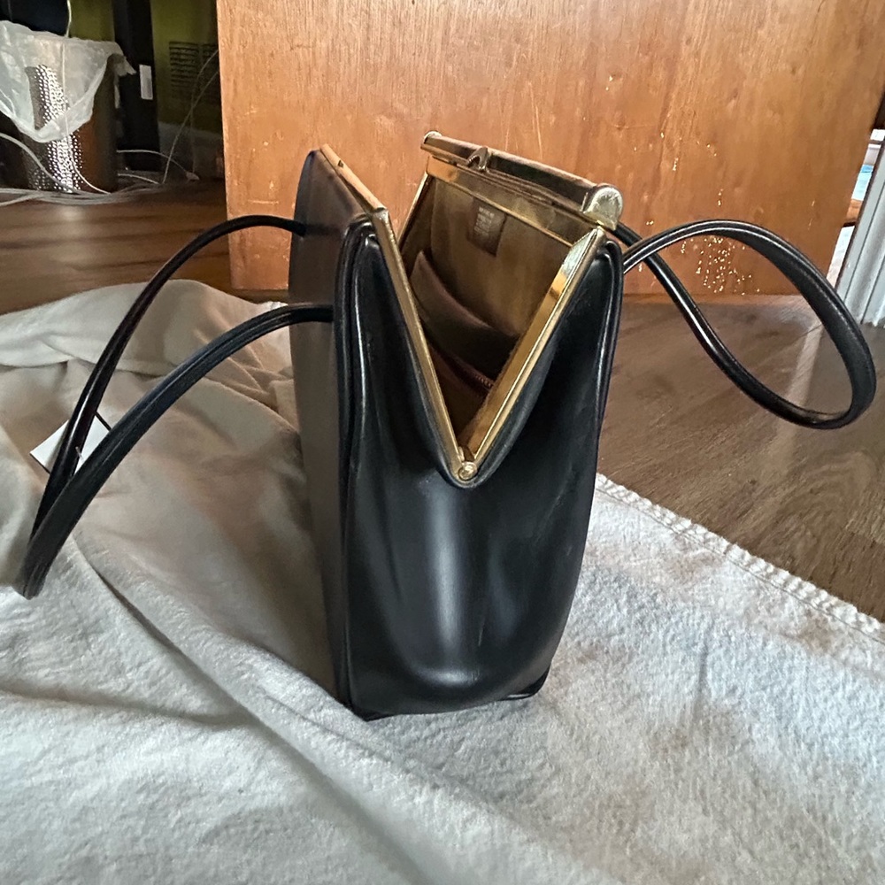 Vintage snap top purse. Black - Picture 3 of 14